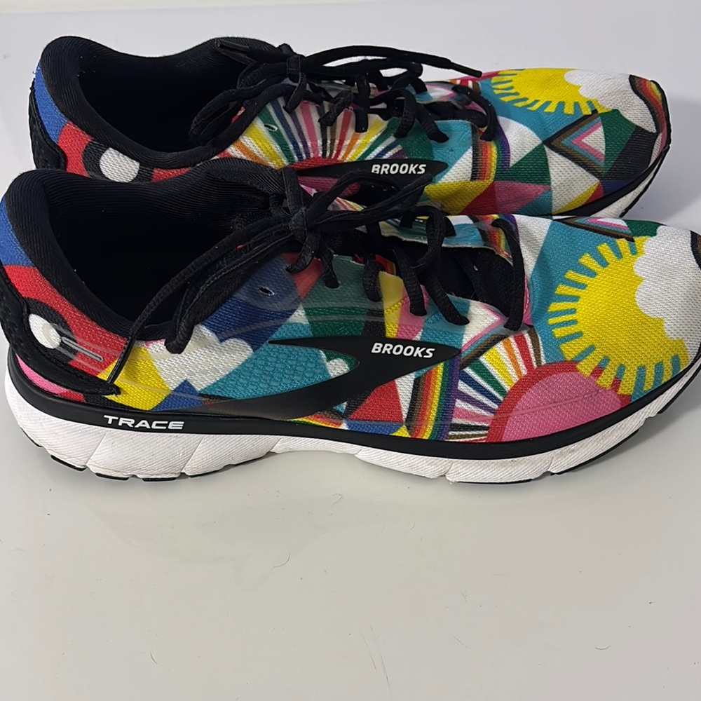 Limited Editiona - Like New - Brooks Trace Multicolor Running Shoes